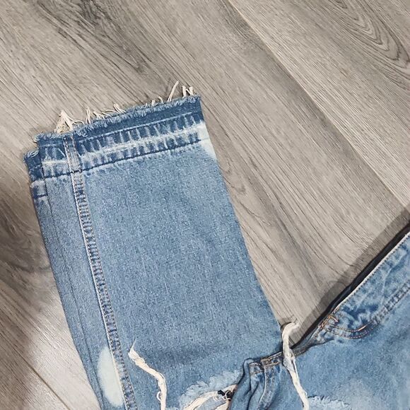 Fashion Nova Super Distressed Raw Hem High Waisted Cropped Med Blue Jeans - Picture 2 of 8